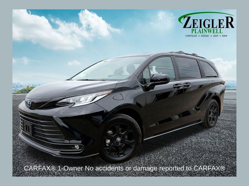 Used 2025 Toyota Sienna Woodland Edition Van Passenger Van