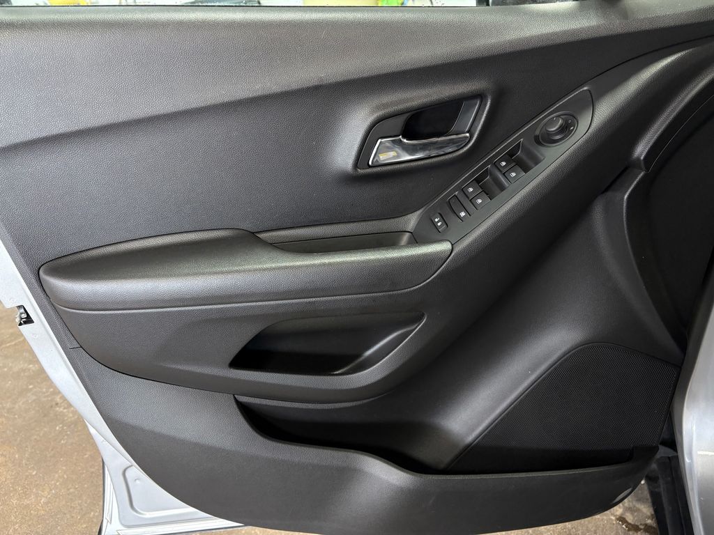 2020 CHEVROLET TRAX - Image 19