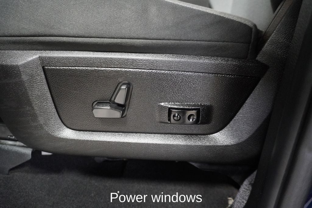 2023 RAM 1500 - Image 12