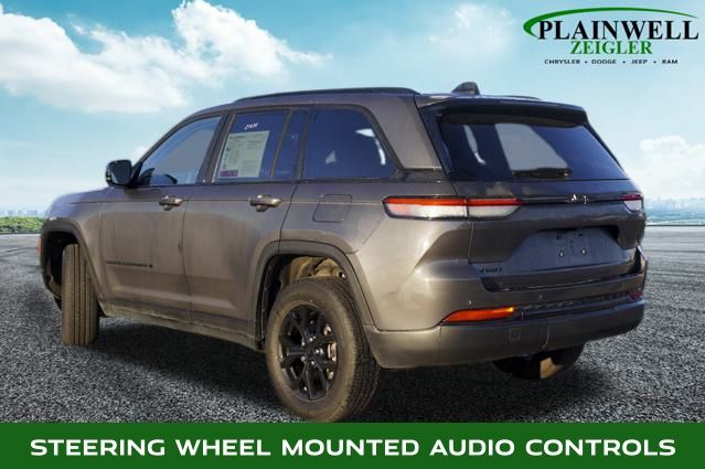 2024 Jeep Grand Cherokee Laredo Altitude X photo 2