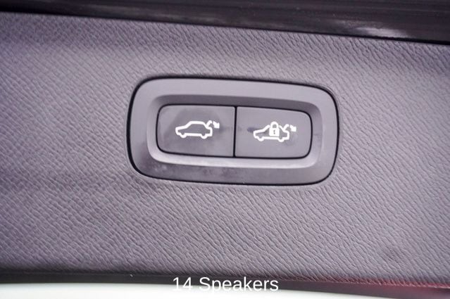 2022 VOLVO XC90 - Image 7