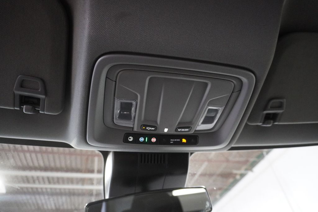 2025 CHEVROLET SILVERADO - Image 27