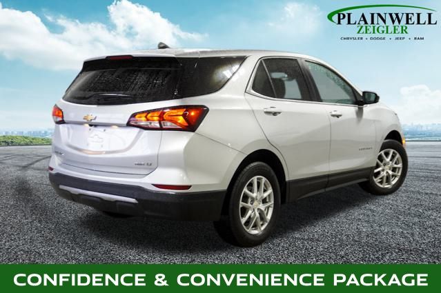 2022 Chevrolet Equinox LT photo 3