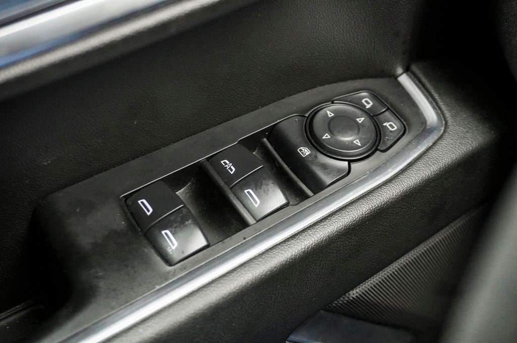 2025 CHEVROLET SILVERADO - Image 25