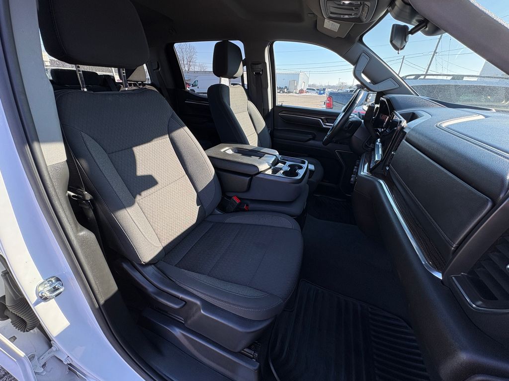 2025 CHEVROLET SILVERADO - Image 42