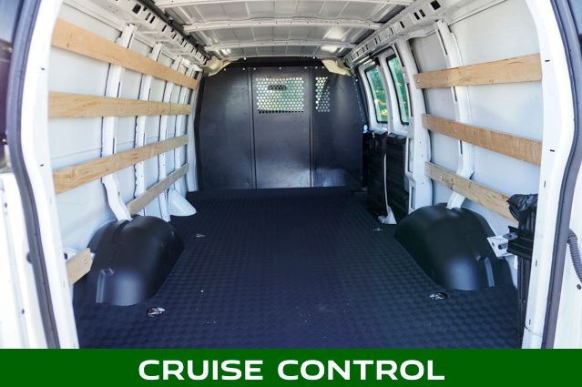 2024 GMC SAVANA - Image 6