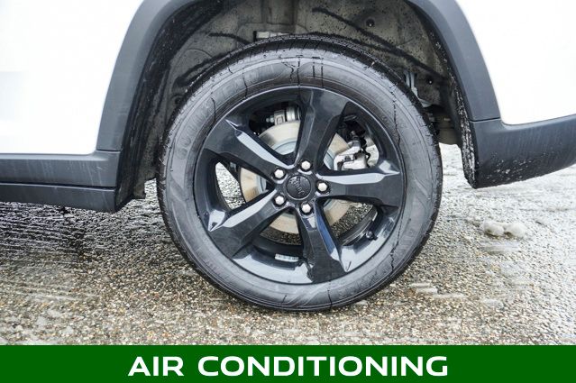 2023 JEEP GRAND CHEROKEE - Image 8