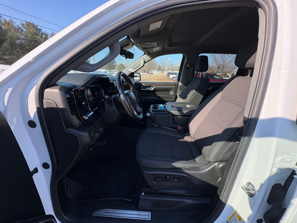 2025 CHEVROLET SILVERADO - Image 59