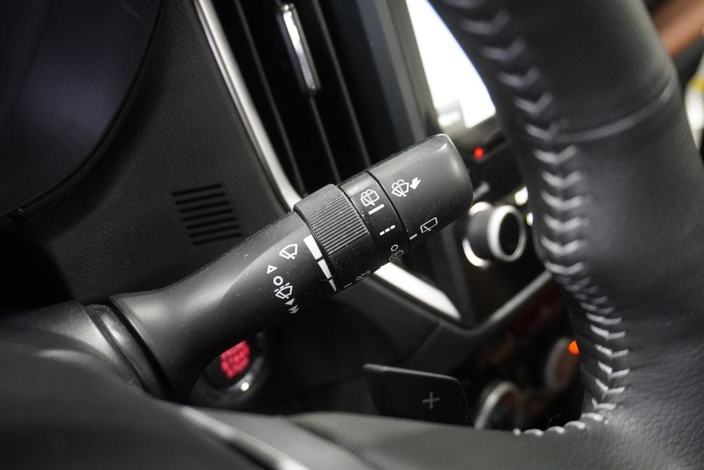 2023 SUBARU FORESTER - Image 28