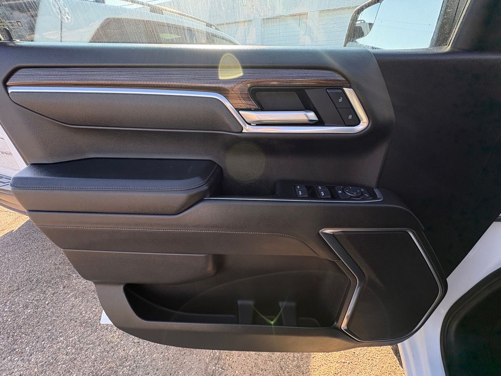 2025 CHEVROLET SILVERADO - Image 57