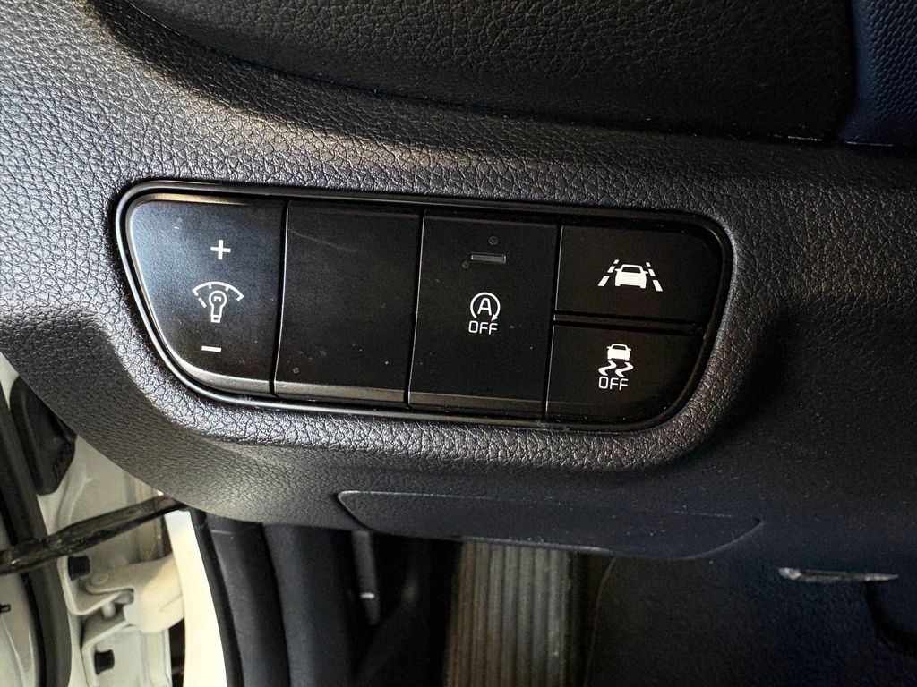 2021 KIA SELTOS - Image 25