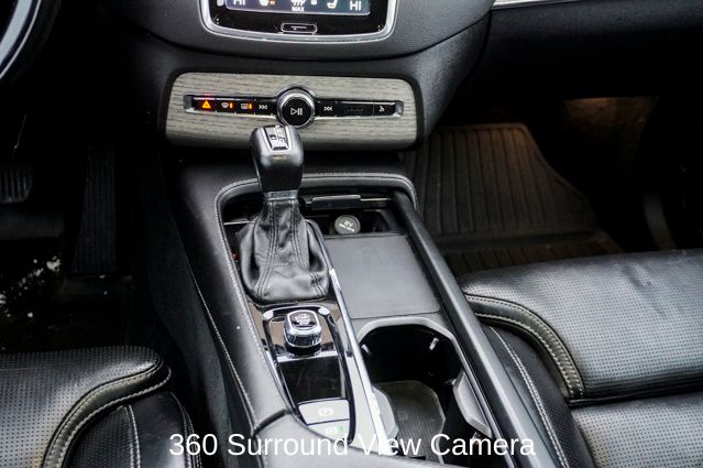 2022 VOLVO XC90 - Image 15