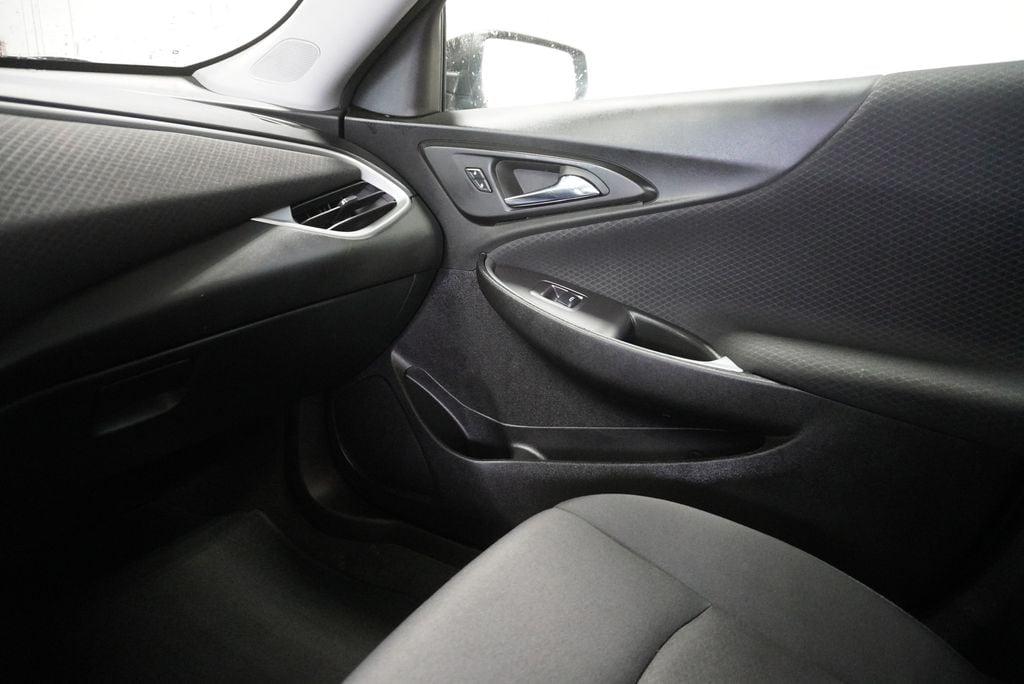 2023 CHEVROLET MALIBU - Image 29