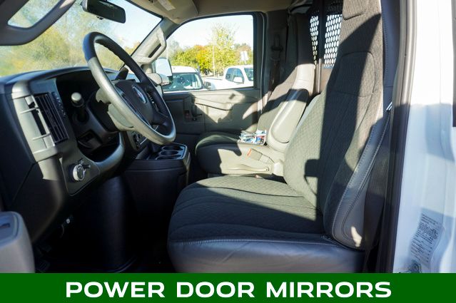 2024 GMC SAVANA - Image 8