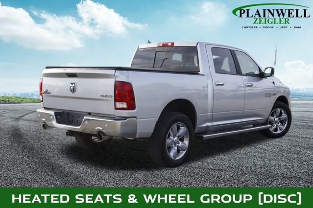 2017 Ram 1500 SLT photo 3