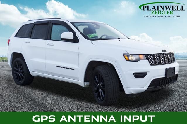 2020 Jeep Grand Cherokee Altitude photo 4