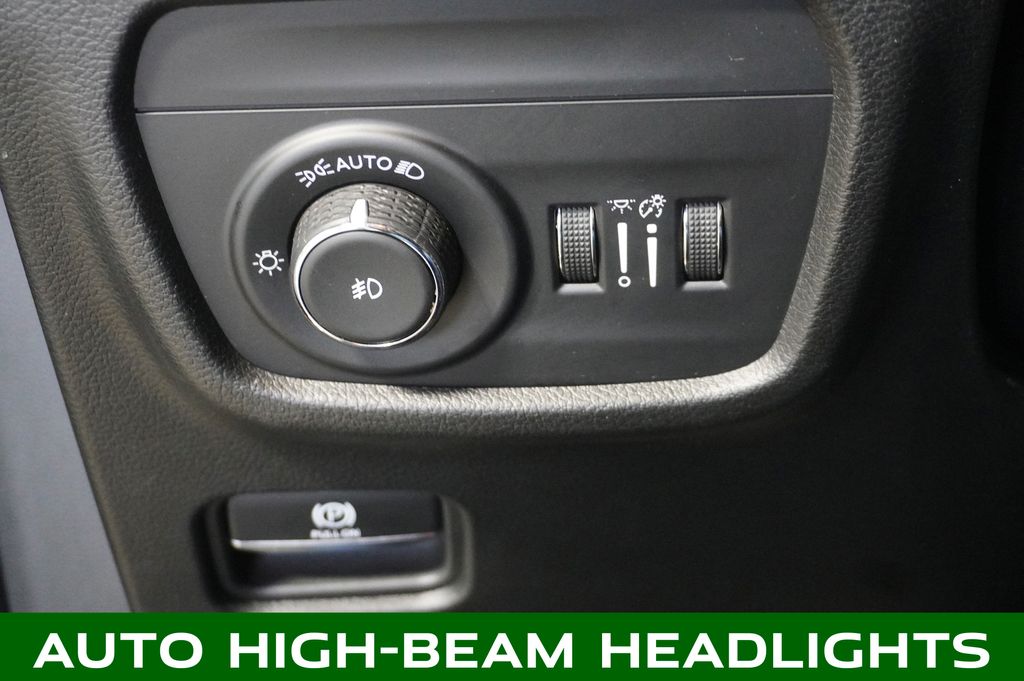 2023 JEEP GRAND CHEROKEE - Image 28