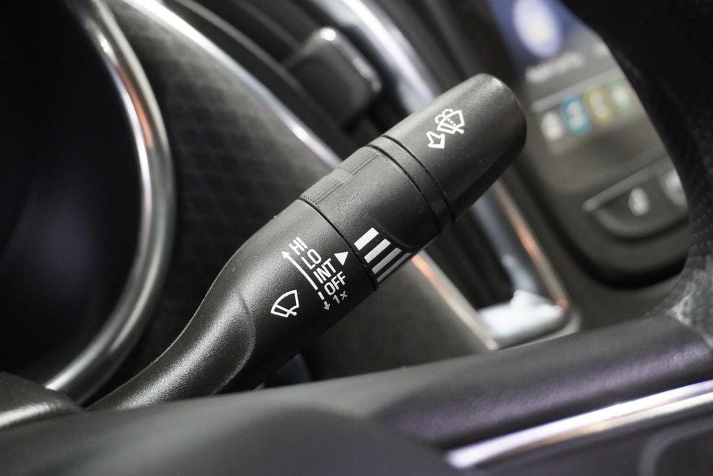 2021 CHEVROLET MALIBU - Image 23