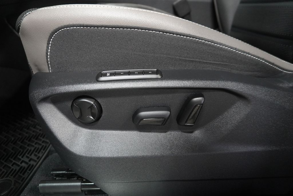 2021 VOLKSWAGEN ATLAS - Image 19