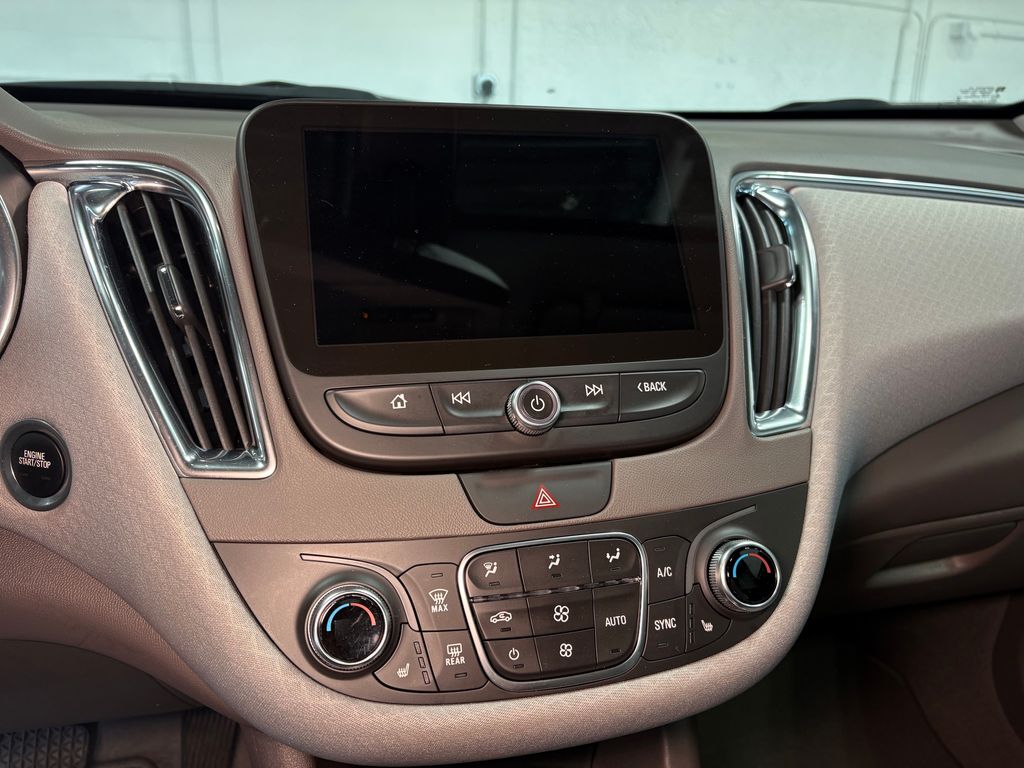 2019 CHEVROLET MALIBU - Image 22