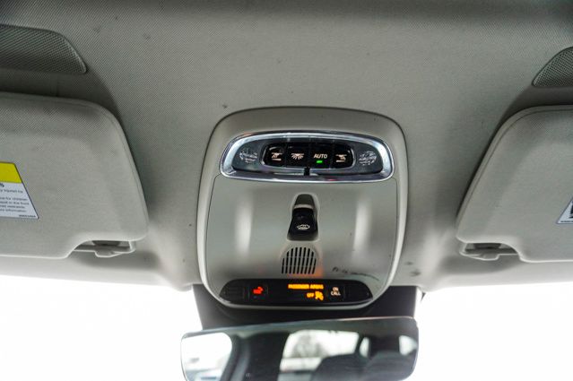 2022 VOLVO XC90 - Image 32