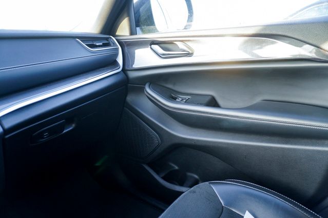 2023 JEEP GRAND CHEROKEE - Image 30