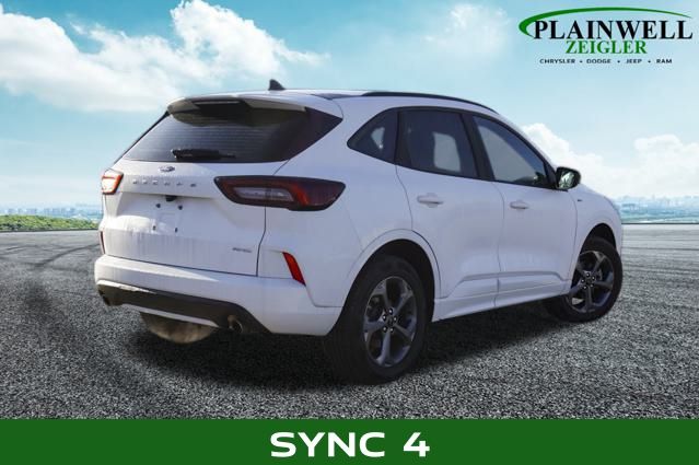 2023 Ford Escape ST-Line photo 2