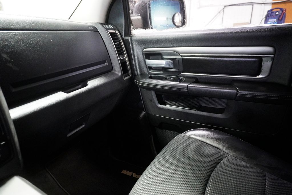 2014 RAM 1500 - Image 27