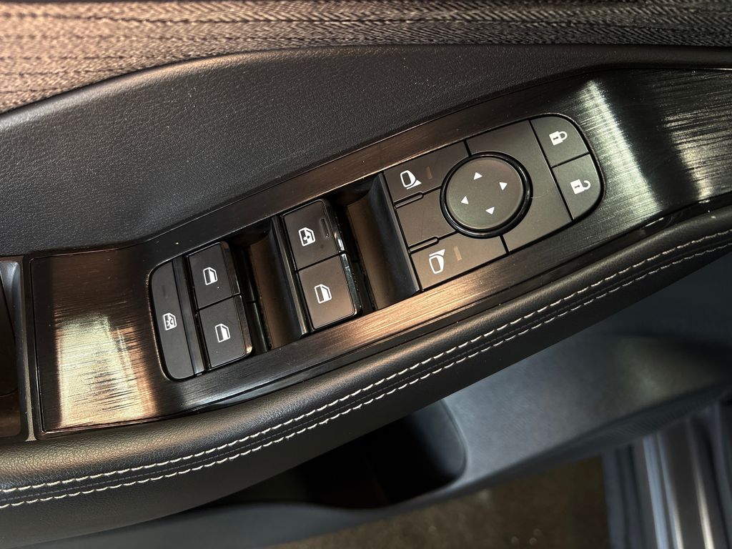 2022 NISSAN ROGUE - Image 18