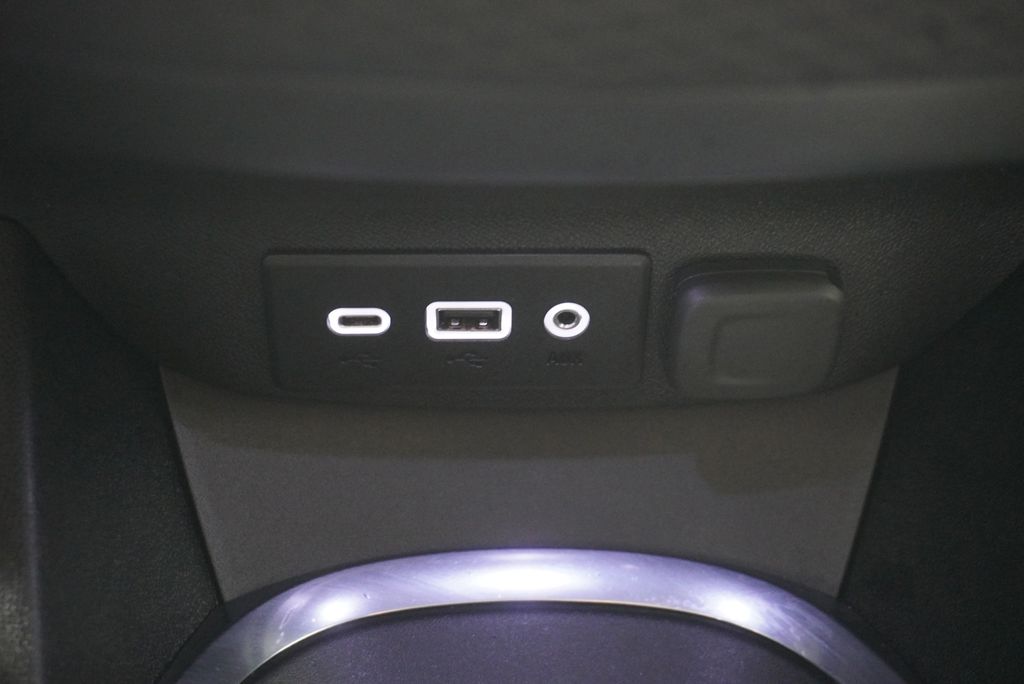 2021 CHEVROLET MALIBU - Image 18