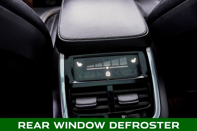 2022 VOLVO XC90 - Image 11