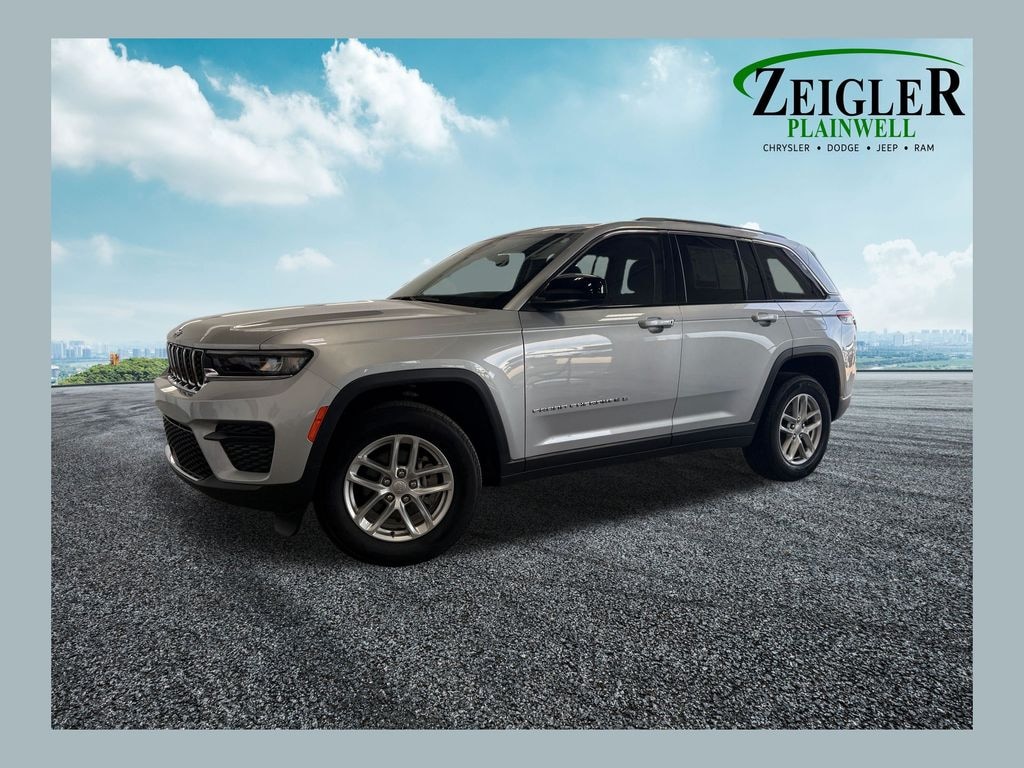 Used 2023 Jeep Grand Cherokee Laredo SUV