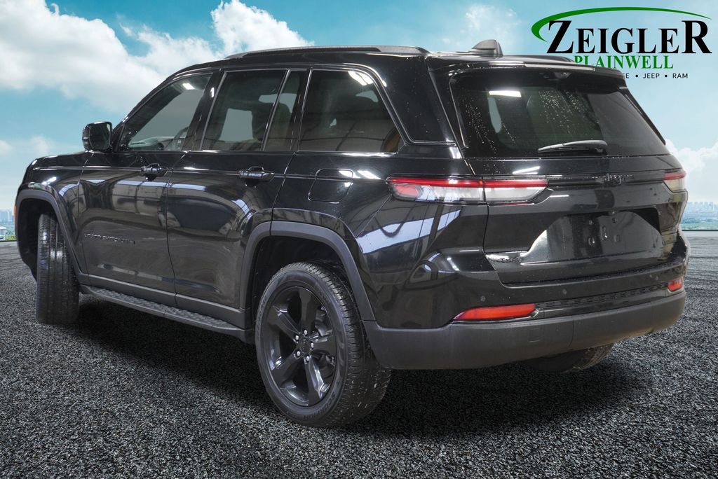 2024 JEEP GRAND CHEROKEE - Image 2