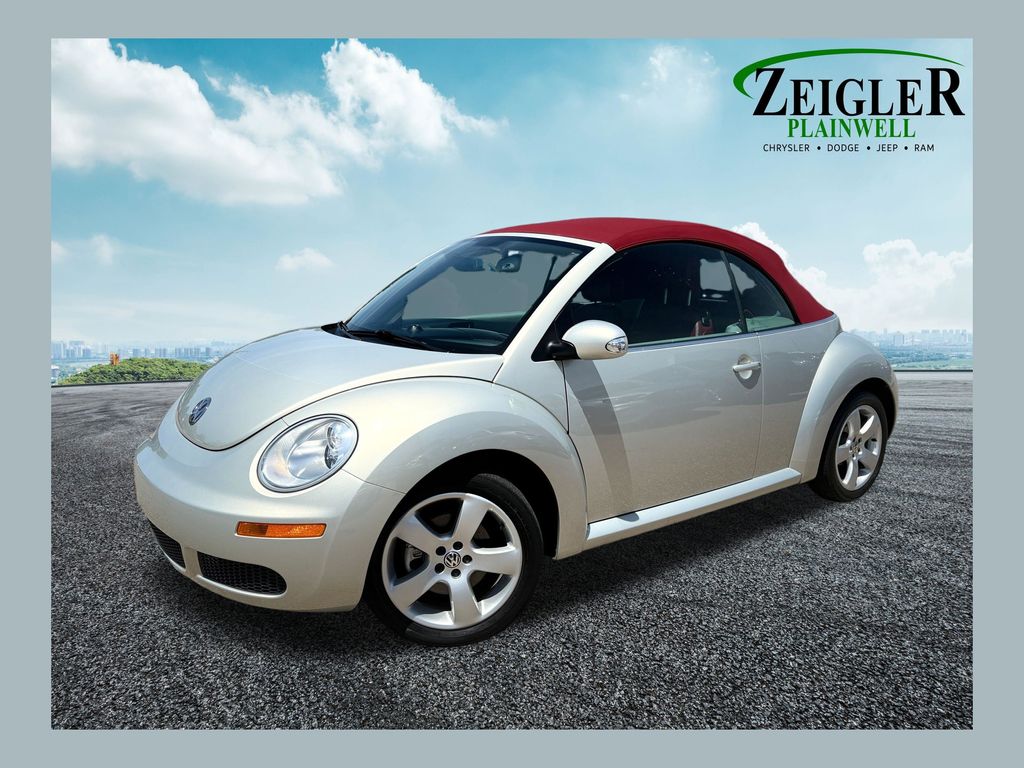 2009 Volkswagen New Beetle Base