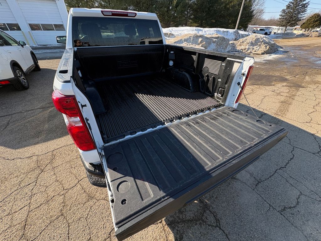 2025 CHEVROLET SILVERADO - Image 50