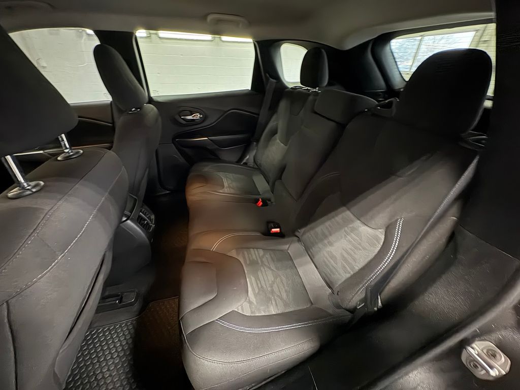 2019 JEEP CHEROKEE - Image 26