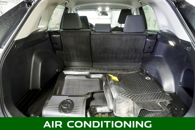 2022 TOYOTA RAV4 - Image 5