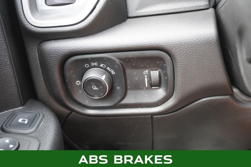 2023 RAM 3500 - Image 23