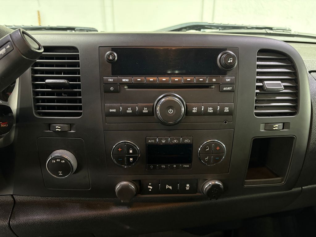 2014 CHEVROLET SILVERADO - Image 25