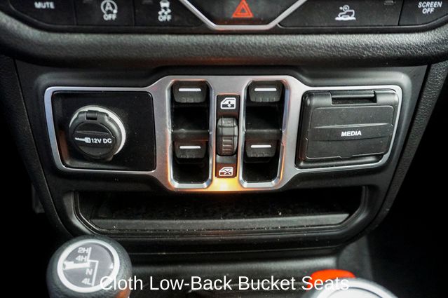 2025 JEEP GLADIATOR - Image 15