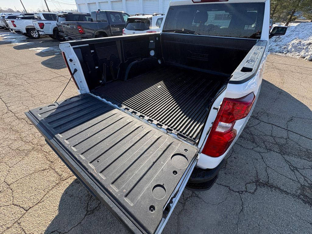 2025 CHEVROLET SILVERADO - Image 49