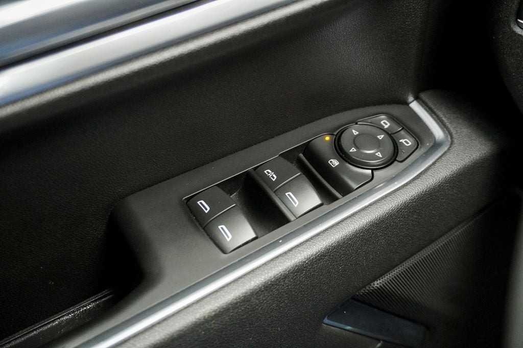 2025 CHEVROLET SILVERADO - Image 23