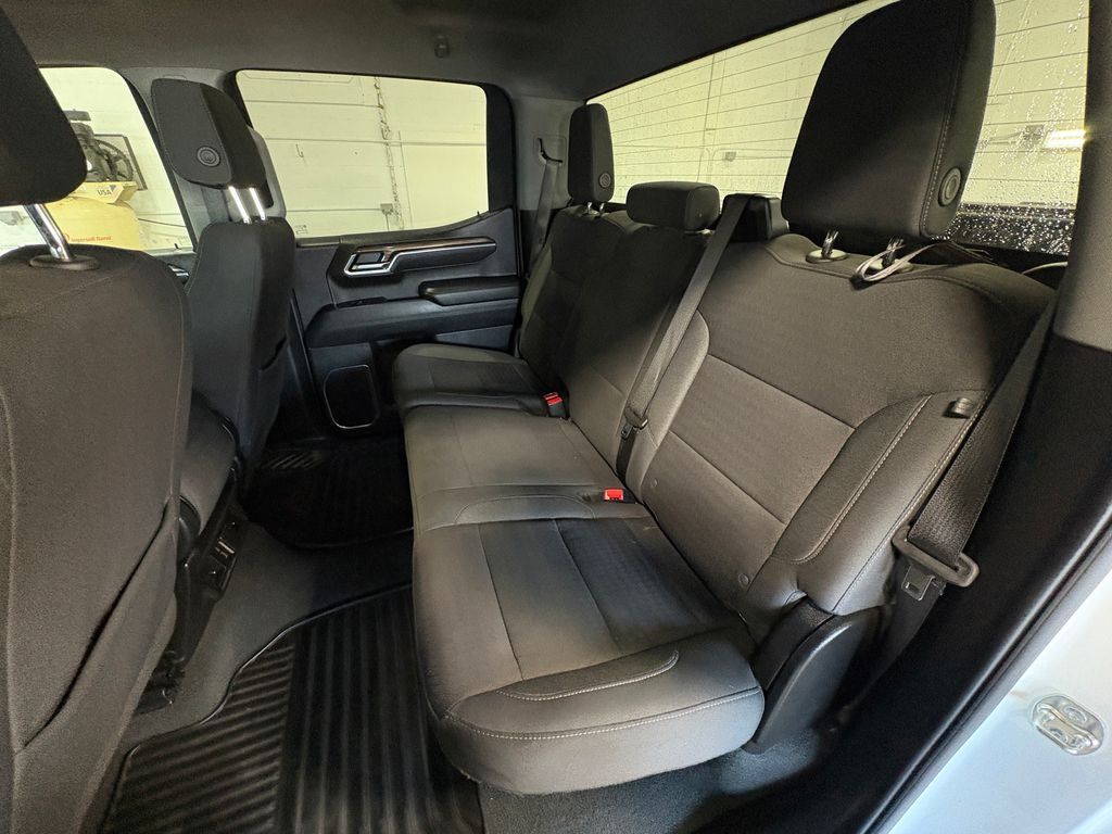 2025 CHEVROLET SILVERADO - Image 26