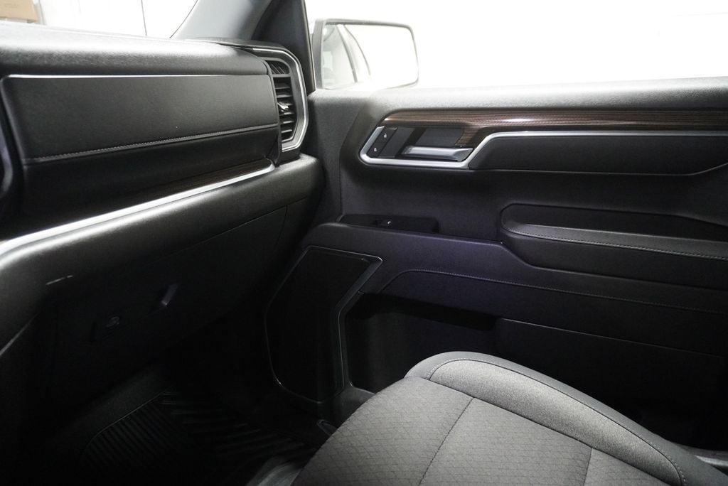 2025 CHEVROLET SILVERADO - Image 30