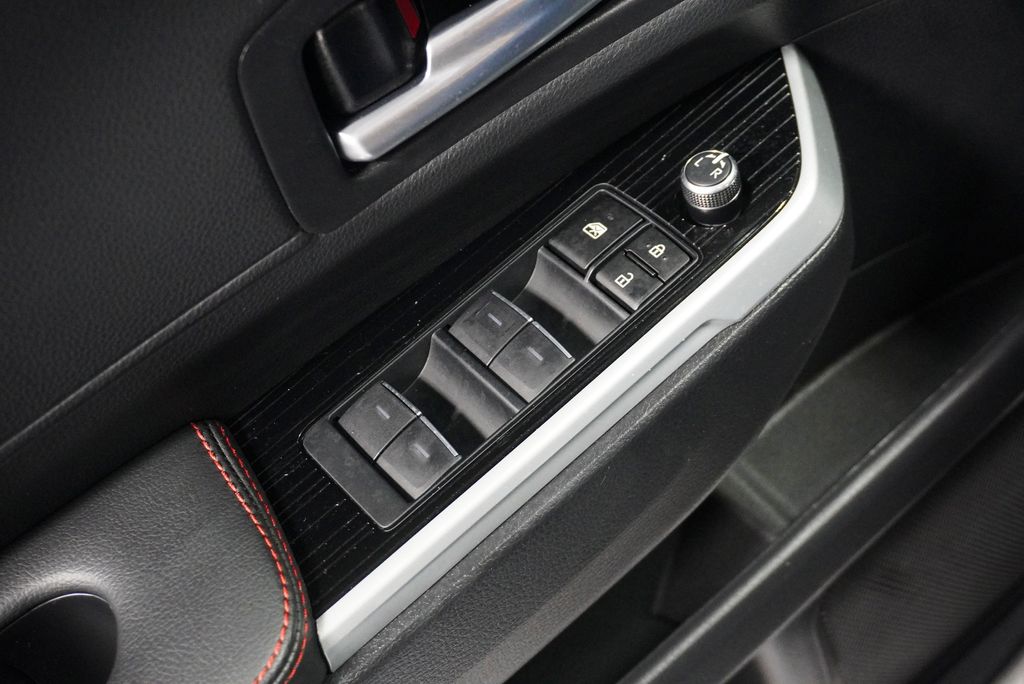 2025 TOYOTA SIENNA - Image 30