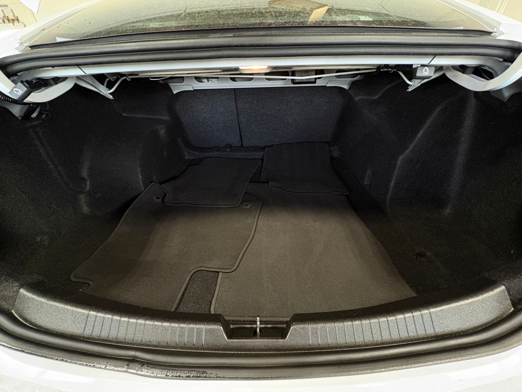 2023 CHEVROLET MALIBU - Image 32