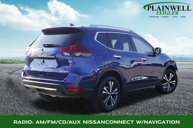 2019 Nissan Rogue SV photo 3