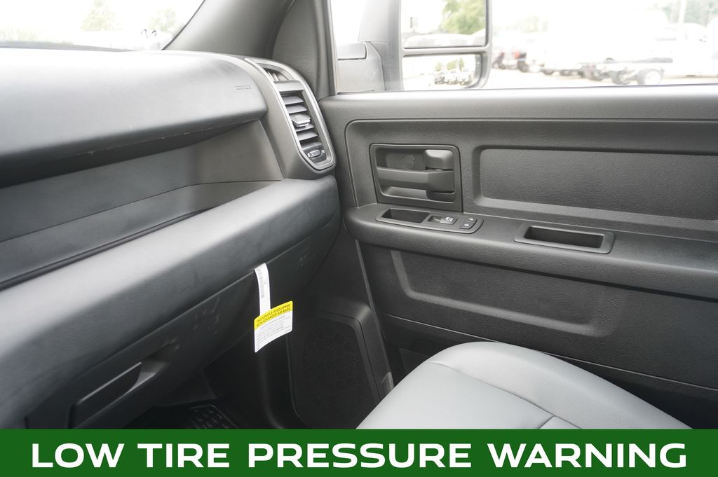 2023 RAM 3500 - Image 26