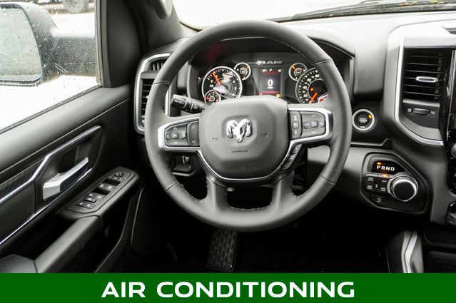 2025 RAM 1500 - Image 9