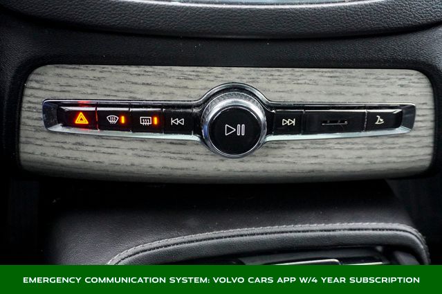 2022 VOLVO XC90 - Image 22